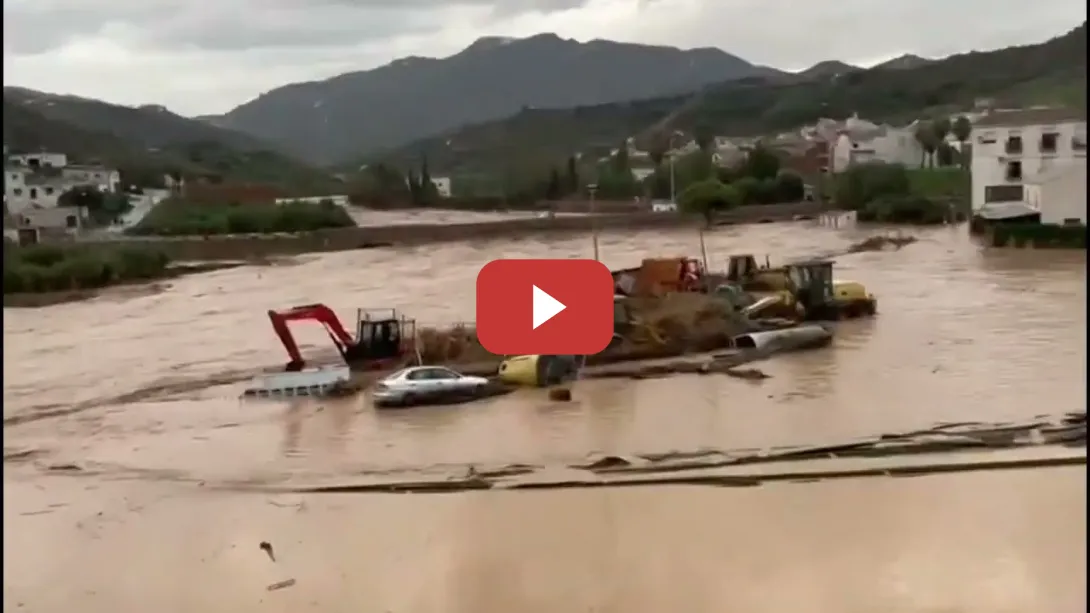 Embedded thumbnail for Se desborda el río Benamargosa por las fuertes lluvias en Málaga